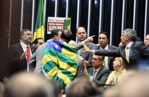 votacao-pedido-de-impeachment-dilma-rousseff-na-camara-dos-deputados_00204172016-850x557-300x196